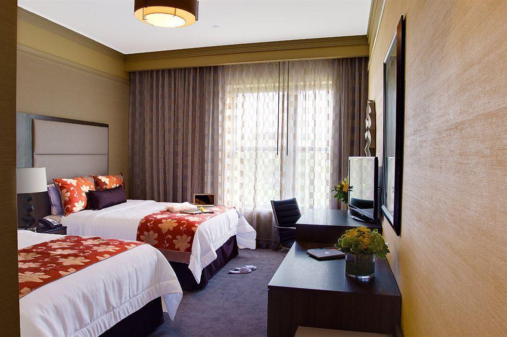 Opera House Hotel New York Exterior photo
